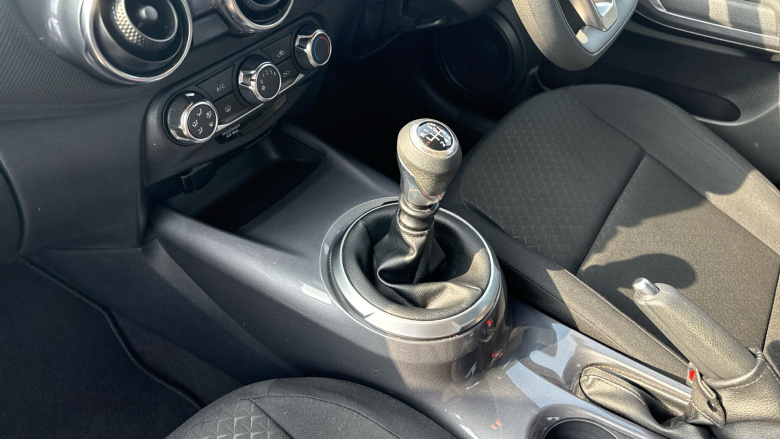 Nissan Juke 1.0 DiG-T 114 Acenta 5dr Petrol Hatchback